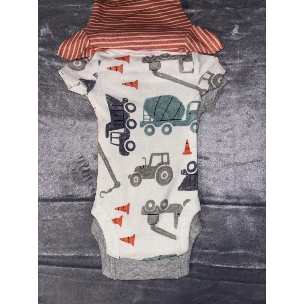 PREEMIE Carters’s 3 Pack of Bodysuits - NWT